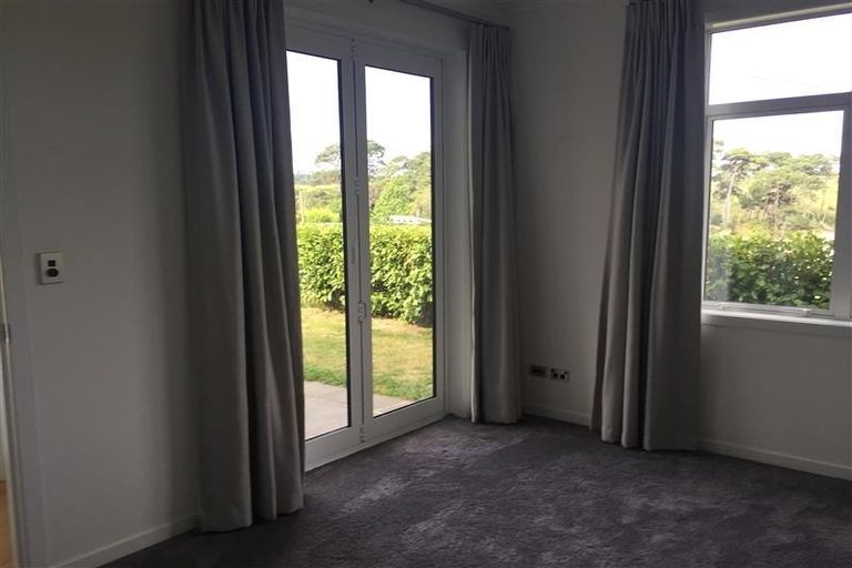 Photo of property in 2 York Terrace, Riverhead, 0820