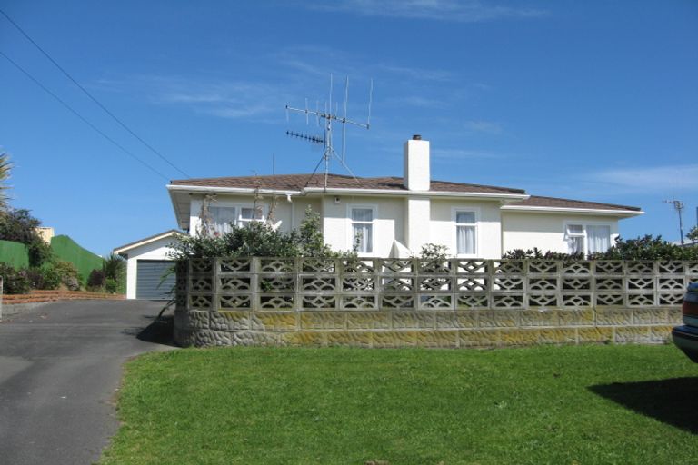 Photo of property in 15 Laird Street, Castlecliff, Whanganui, 4501