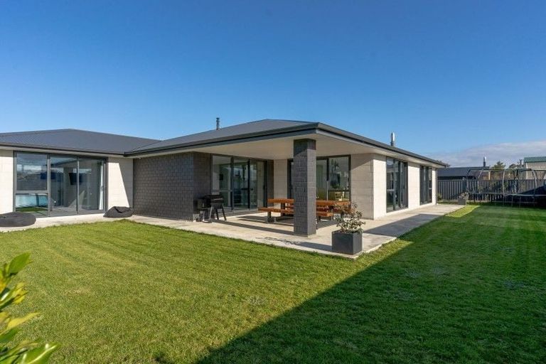 Photo of property in 55b Dublin Street, Martinborough, 5711