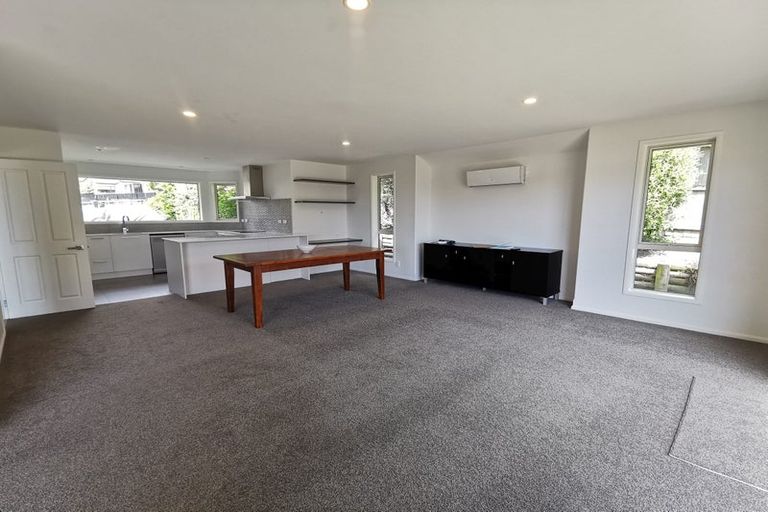 Photo of property in 5 Gilders Grove, Heathcote Valley, Christchurch, 8022