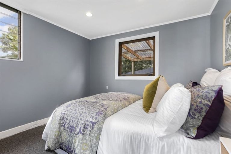 Photo of property in 46 Glen Marine Parade, Glendene, Auckland, 0602