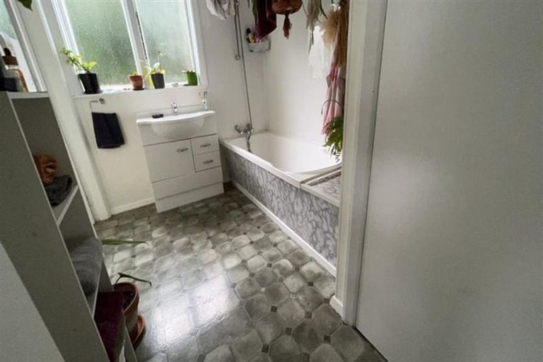 Photo of property in 82-84 Queen Street, Westport, 7825