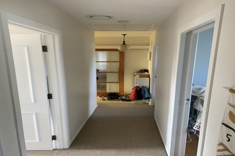 Photo of property in 18 Kervil Avenue, Te Atatu Peninsula, Auckland, 0610
