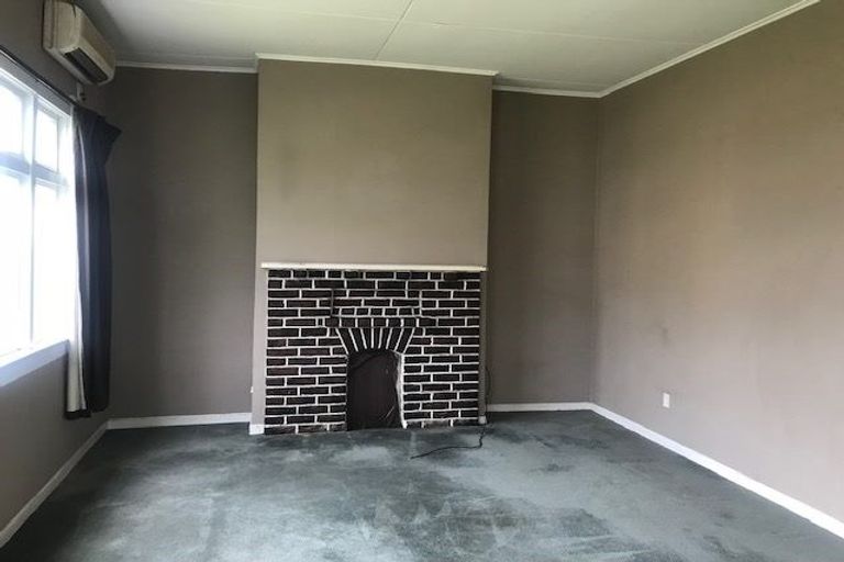 Photo of property in 9 Park Street, Gore, 9710