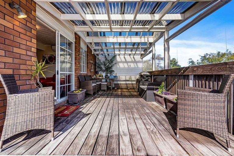 Photo of property in 65 Aviemore Drive, Highland Park, Auckland, 2010