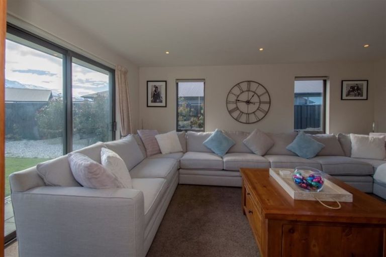 Photo of property in 21 De Bettencor Place, Mount Pisa, Cromwell, 9383