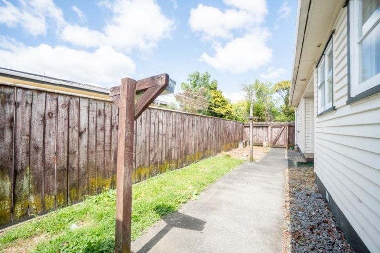 Photo of property in 128 Roberts Line, Kelvin Grove, Palmerston North, 4414