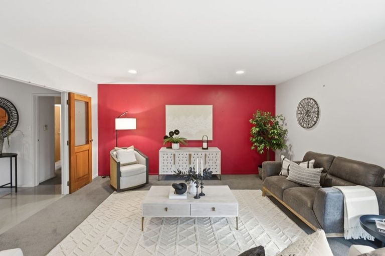 Photo of property in 12 Hatfield Place, Avonhead, Christchurch, 8042