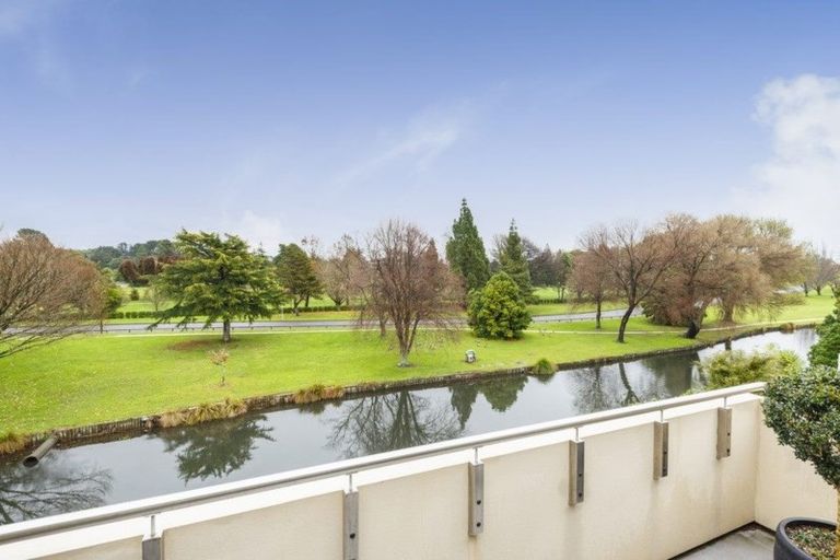 Photo of property in 17a Montgomery Terrace, Hokowhitu, Palmerston North, 4410