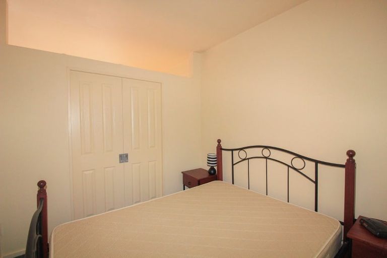 Photo of property in Atrium Towers, 6q/154 The Terrace, Wellington Central, Wellington, 6011