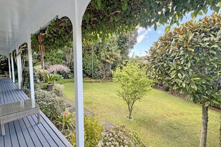 Photo of property in 199 Chelsea View Drive, Chatswood, Auckland, 0626
