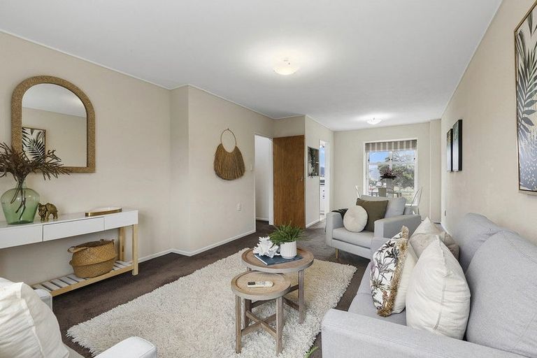 Photo of property in 4 Cobar Close, Maupuia, Wellington, 6022