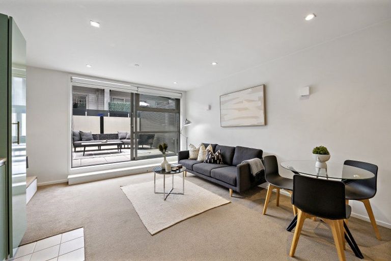 Photo of property in 2r/80 Richmond Road, Grey Lynn, Auckland, 1021