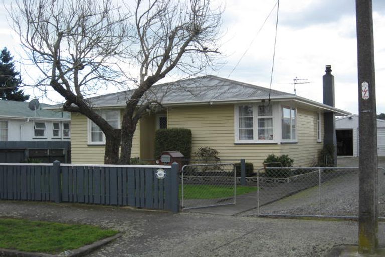 Photo of property in 41 Cameron Crescent, Masterton, 5810