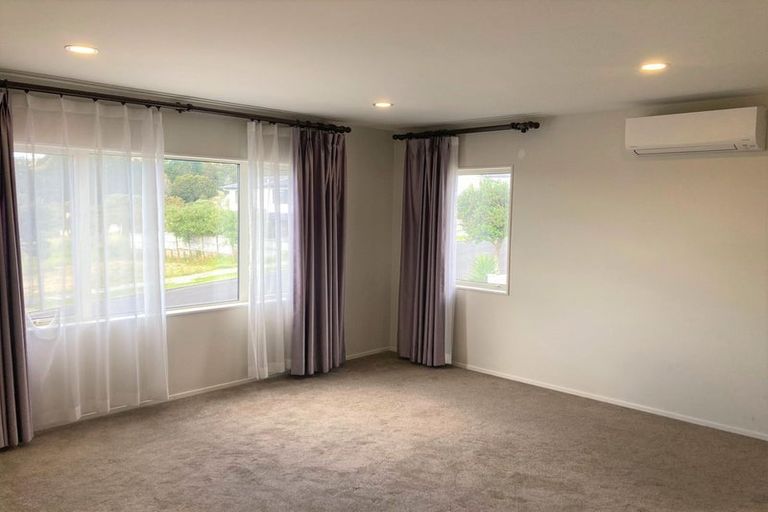 Photo of property in 74 Keri Vista Rise, Papakura, 2110