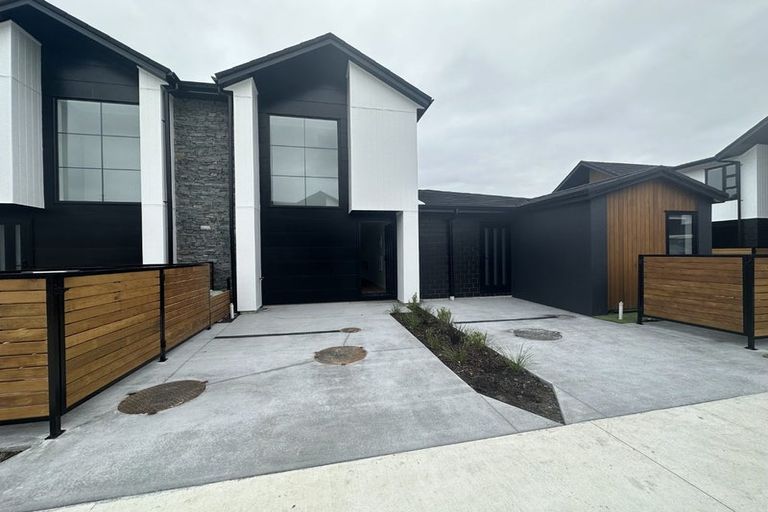 Photo of property in 6 Kumerahou Street, Kumeu, 0810