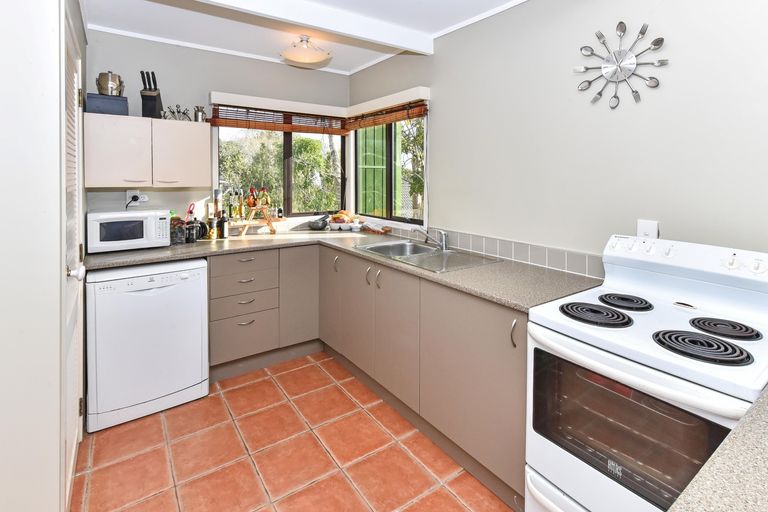 Photo of property in 10 Mcinnes Place, Queenwood, Hamilton, 3210