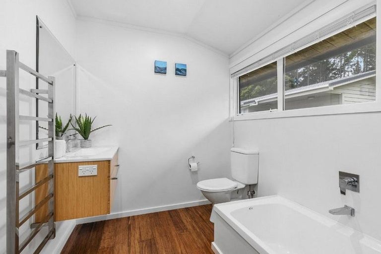 Photo of property in 16 Apple Terrace, Ranui, Porirua, 5024