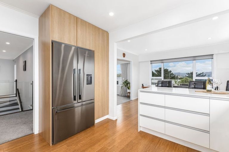 Photo of property in 118 Kahu Road, Paremata, Porirua, 5024