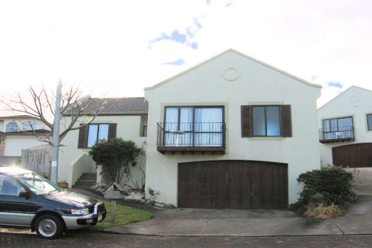 Photo of property in 10 Astelia Place, Goodwood Heights, Auckland, 2105