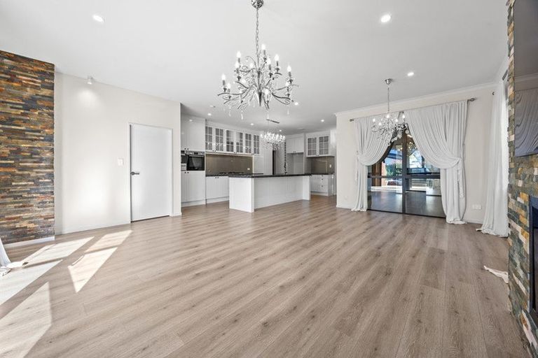 Photo of property in 16 Lime Hill Rise, Flat Bush, Auckland, 2019