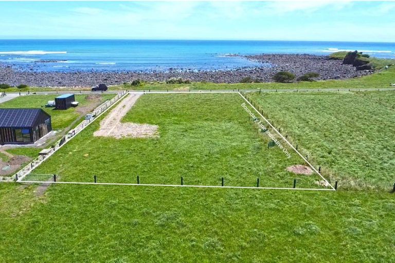 Photo of property in 304 Coast Road, Warea, 4381