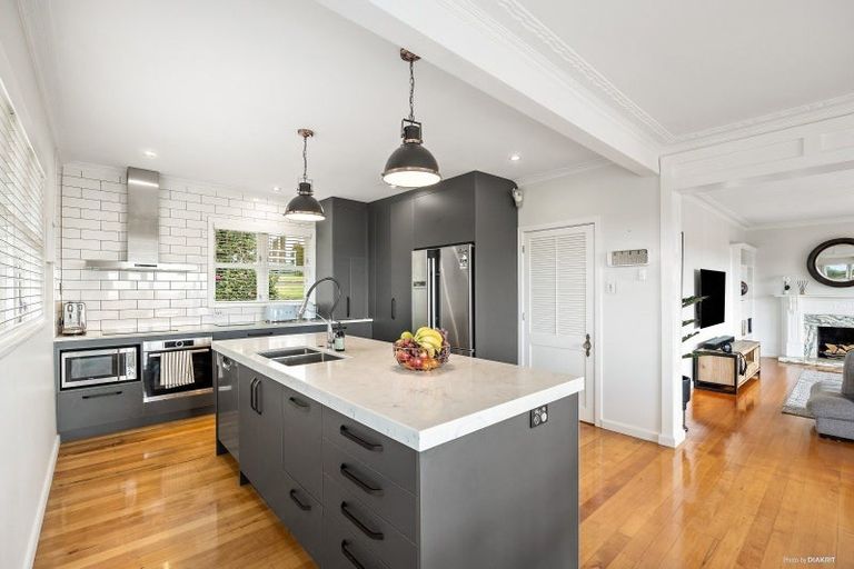 Photo of property in 12 Routly Avenue, Pukekohe, 2120