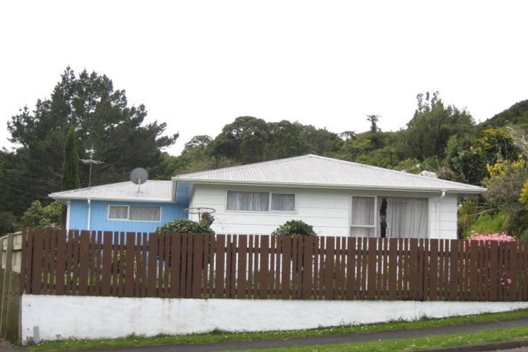 Photo of property in 8 Kendal Place, Merrilands, New Plymouth, 4312