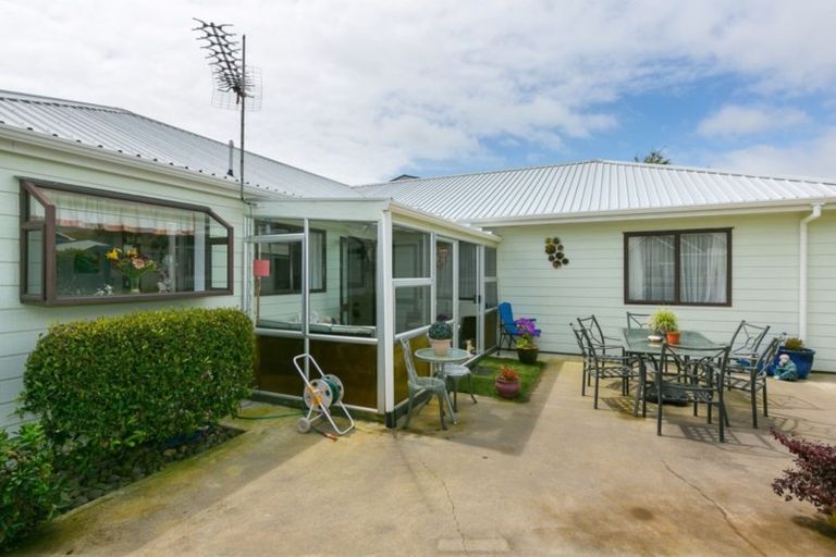 Photo of property in 6 Dillon Drive, Bell Block, New Plymouth, 4312