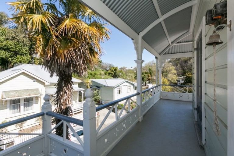 Photo of property in 2 Cameron Road, Bluff Hill, Napier, 4110