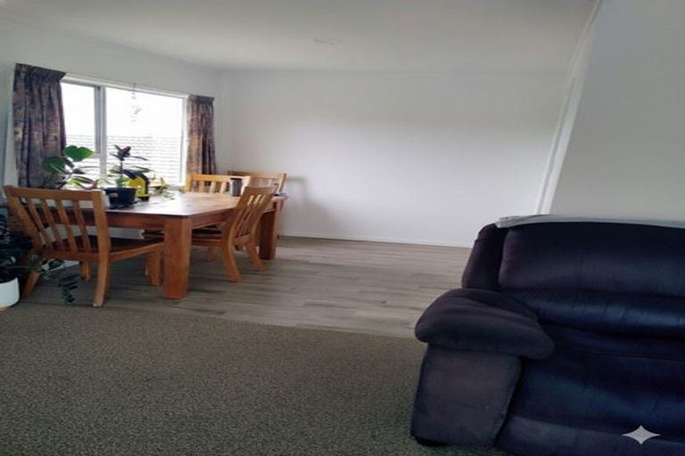 Photo of property in 10 Sabana Place, Unsworth Heights, Auckland, 0632