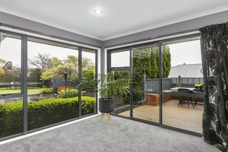 Photo of property in 1 Sunninghurst Drive, Fairfield, Dunedin, 9018