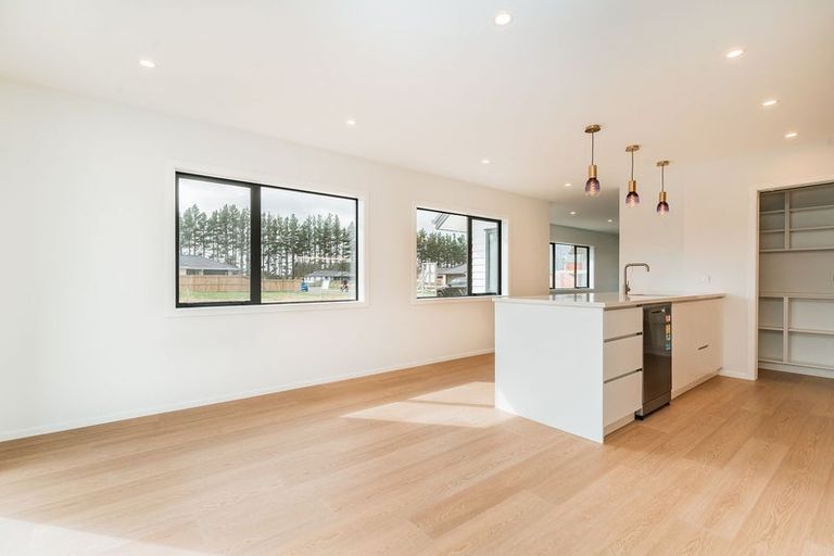 Photo of property in 55d Potter Avenue, Northcote, Auckland, 0627