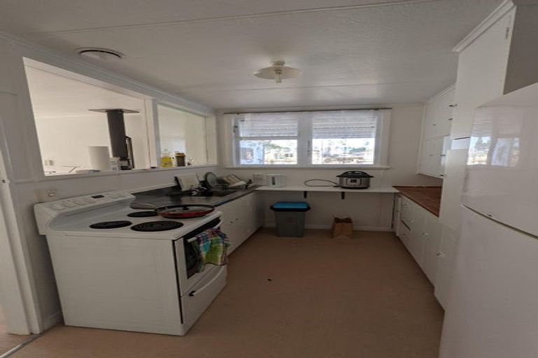 Photo of property in 9 Temuera Street, Otaki, 5512
