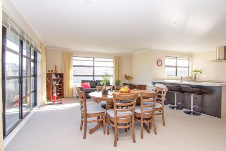 Photo of property in 8 Medallion Court, Kelvin Grove, Palmerston North, 4414