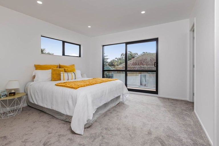 Photo of property in 7b Gladfield Lane, Te Atatu Peninsula, Auckland, 0610