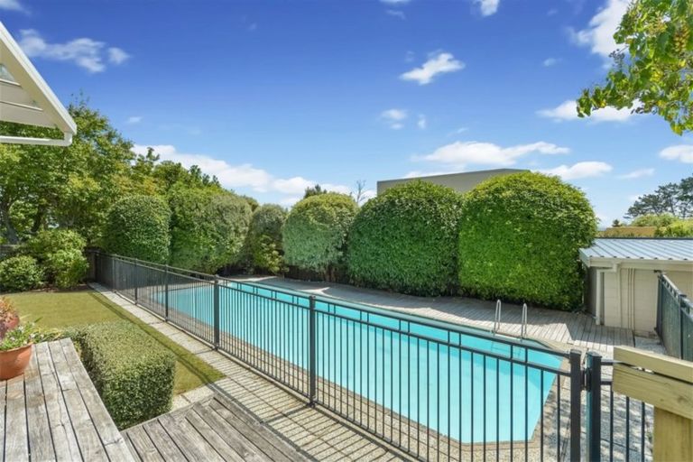 Photo of property in 131 Lake Crescent, Hamilton Lake, Hamilton, 3204