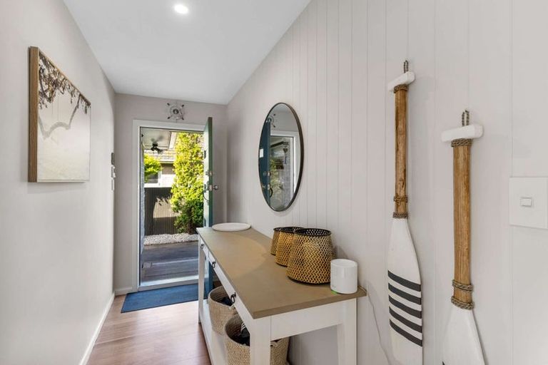 Photo of property in 142 Pacific Road, North New Brighton, Christchurch, 8083