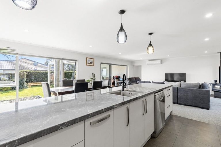 Photo of property in 17 Redwood Crescent, Hurdon, New Plymouth, 4310