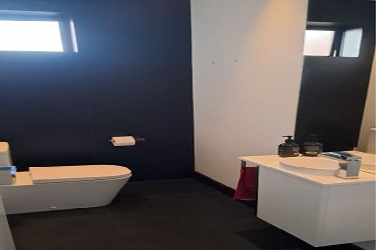 Photo of property in 4/85 Bomb Point Drive, Hobsonville, Auckland, 0616