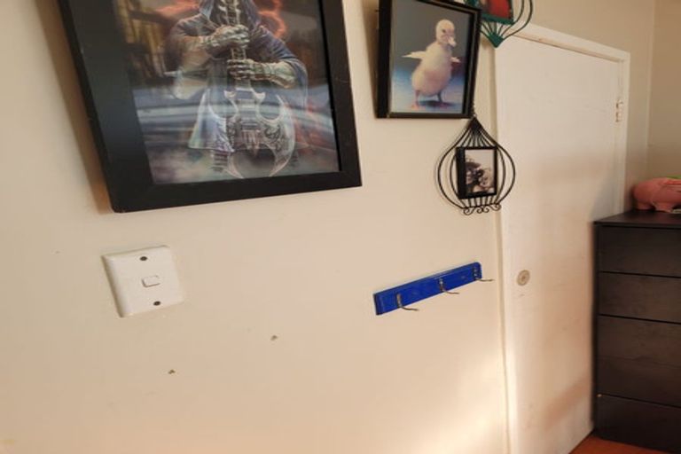 Photo of property in 19 Titchener Street, New Lynn, Auckland, 0600