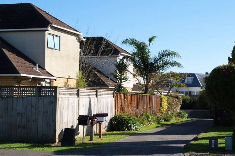 Photo of property in 2/13 Millhouse Drive, Northpark, Auckland, 2013