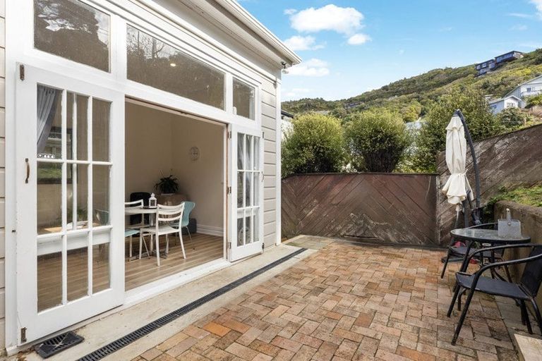 Photo of property in 28 Medway Street, Island Bay, Wellington, 6023