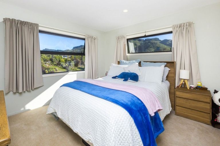 Photo of property in 98 Kirton Drive, Riverstone Terraces, Upper Hutt, 5018