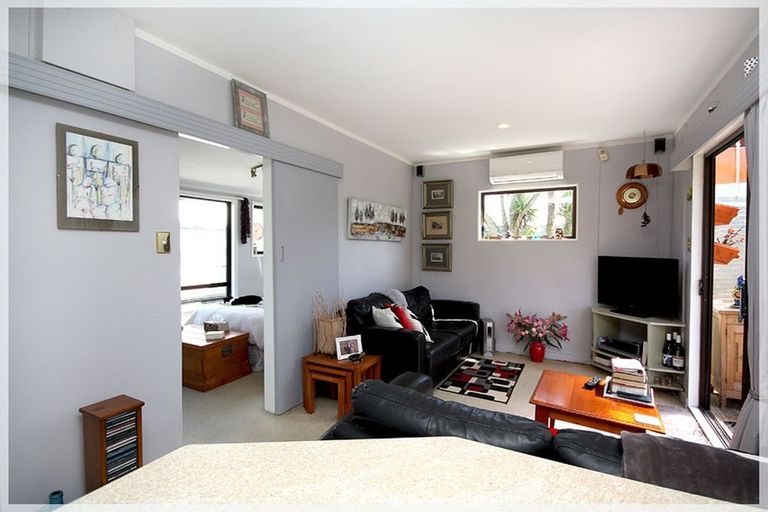 Photo of property in 4 Holben Parade, Foxton Beach, Foxton, 4815