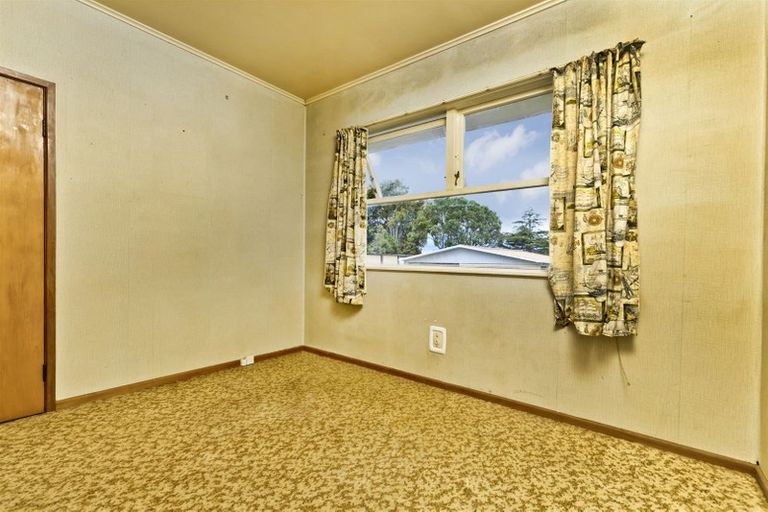 Photo of property in 84 Glendene Avenue, Glendene, Auckland, 0602