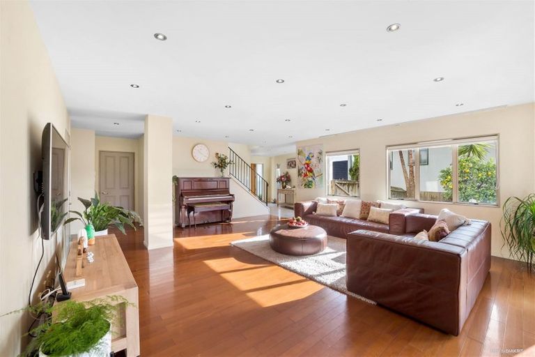 Photo of property in 78 Medallion Drive, Oteha, Auckland, 0632