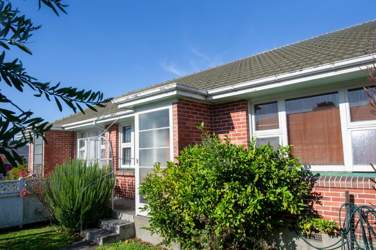 Photo of property in 2/1 Nelson Street, Riccarton, Christchurch, 8011