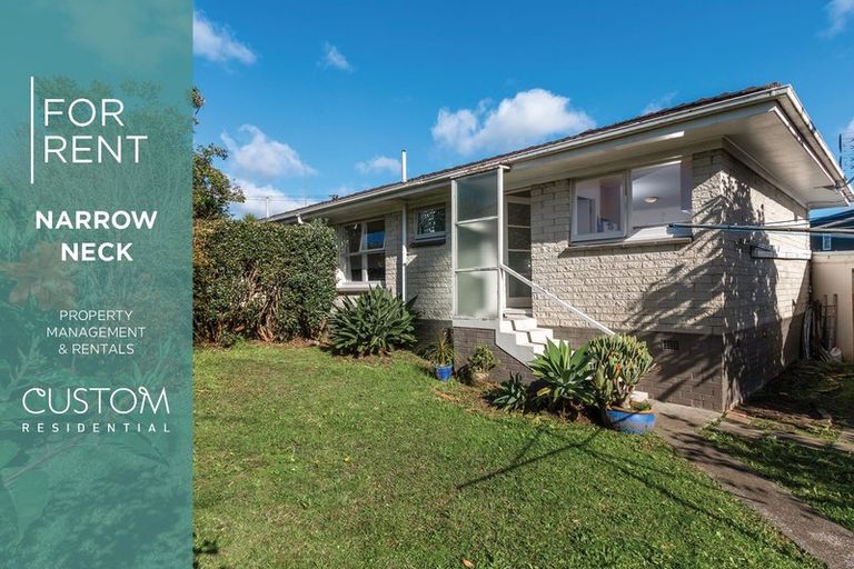 Photo of property in 2/20 Fraser Road, Narrow Neck, Auckland, 0624