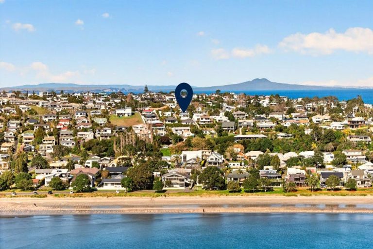 Photo of property in 954 Whangaparaoa Road, Manly, Whangaparaoa, 0930